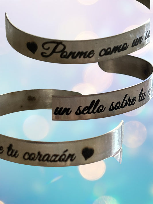 Pulseras metal con mensajes