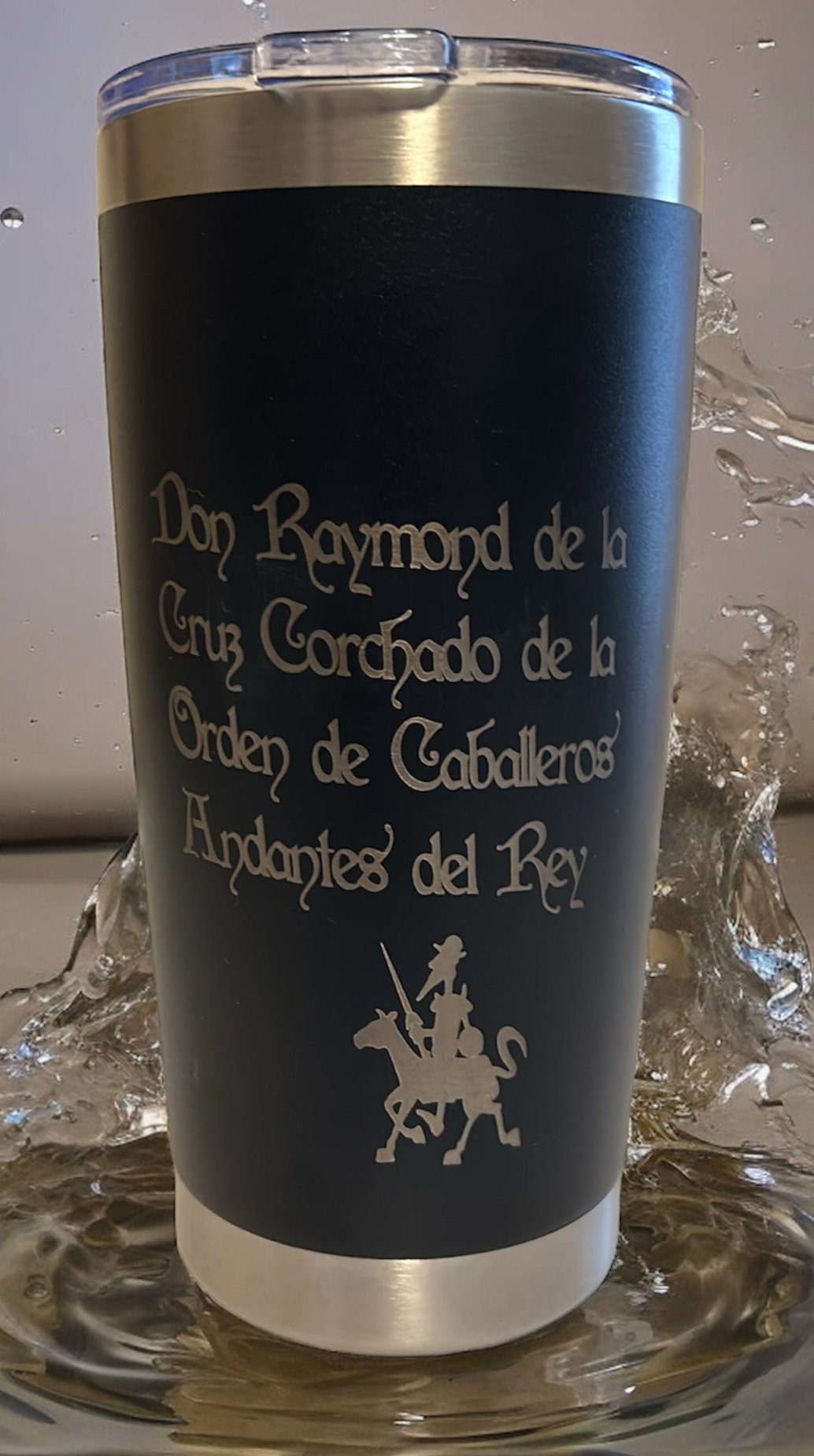 Tumbler 20oz insulado (diseño grabado)